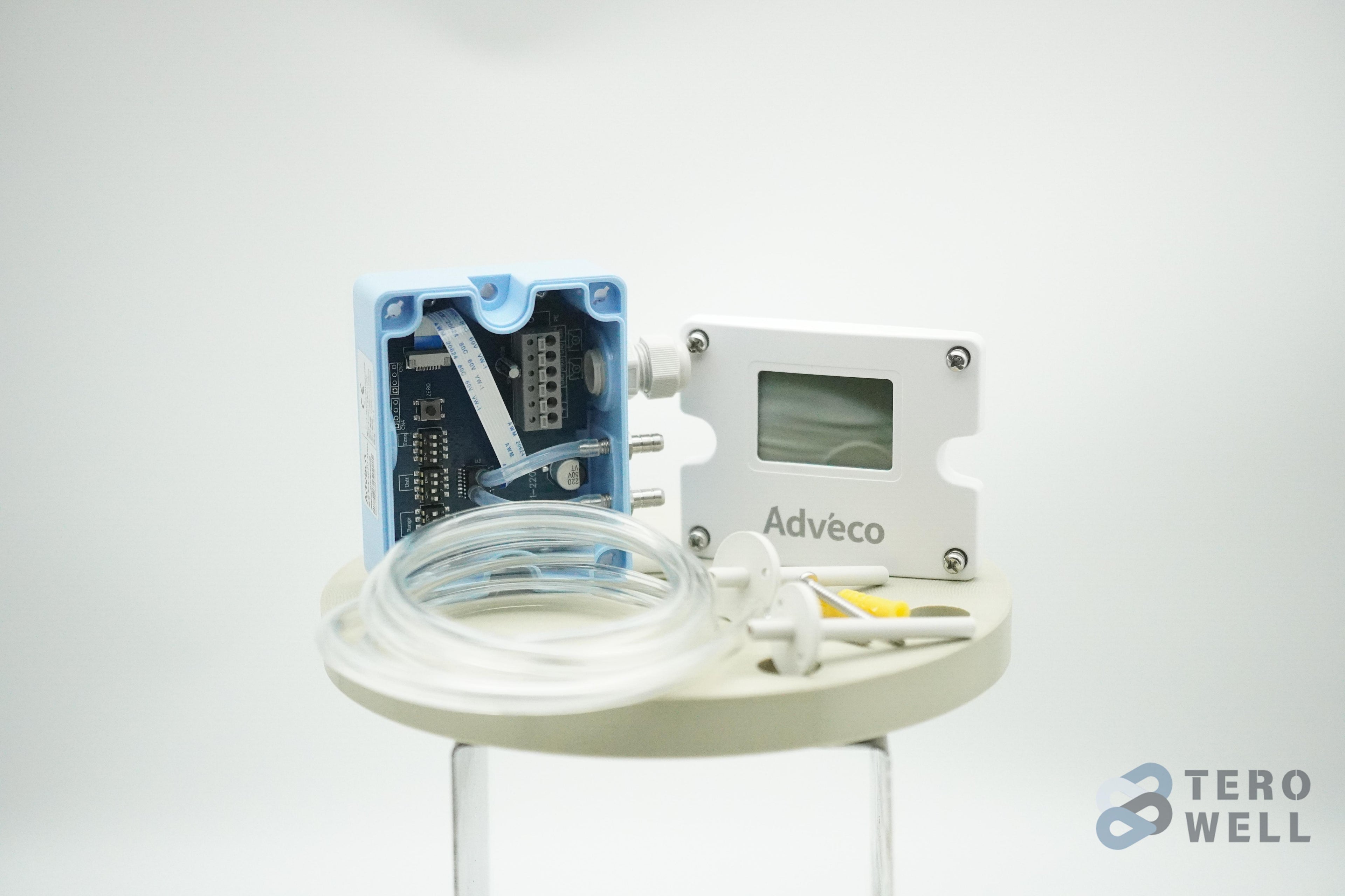 Wall-mounted micro differential pressure sensor